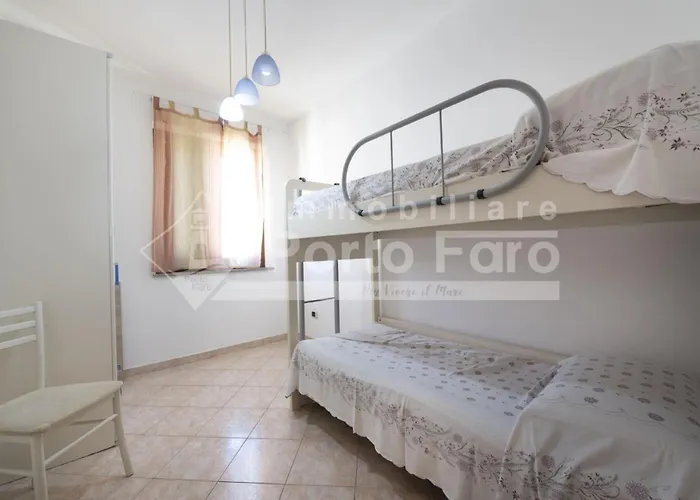 Via Incrociatore Trieste 7 Sx - Spazioso Quadrilocale In Centro A
